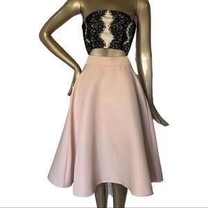 *Perfect  strapless Dress✨dress with cut out & lace detail, size sm.